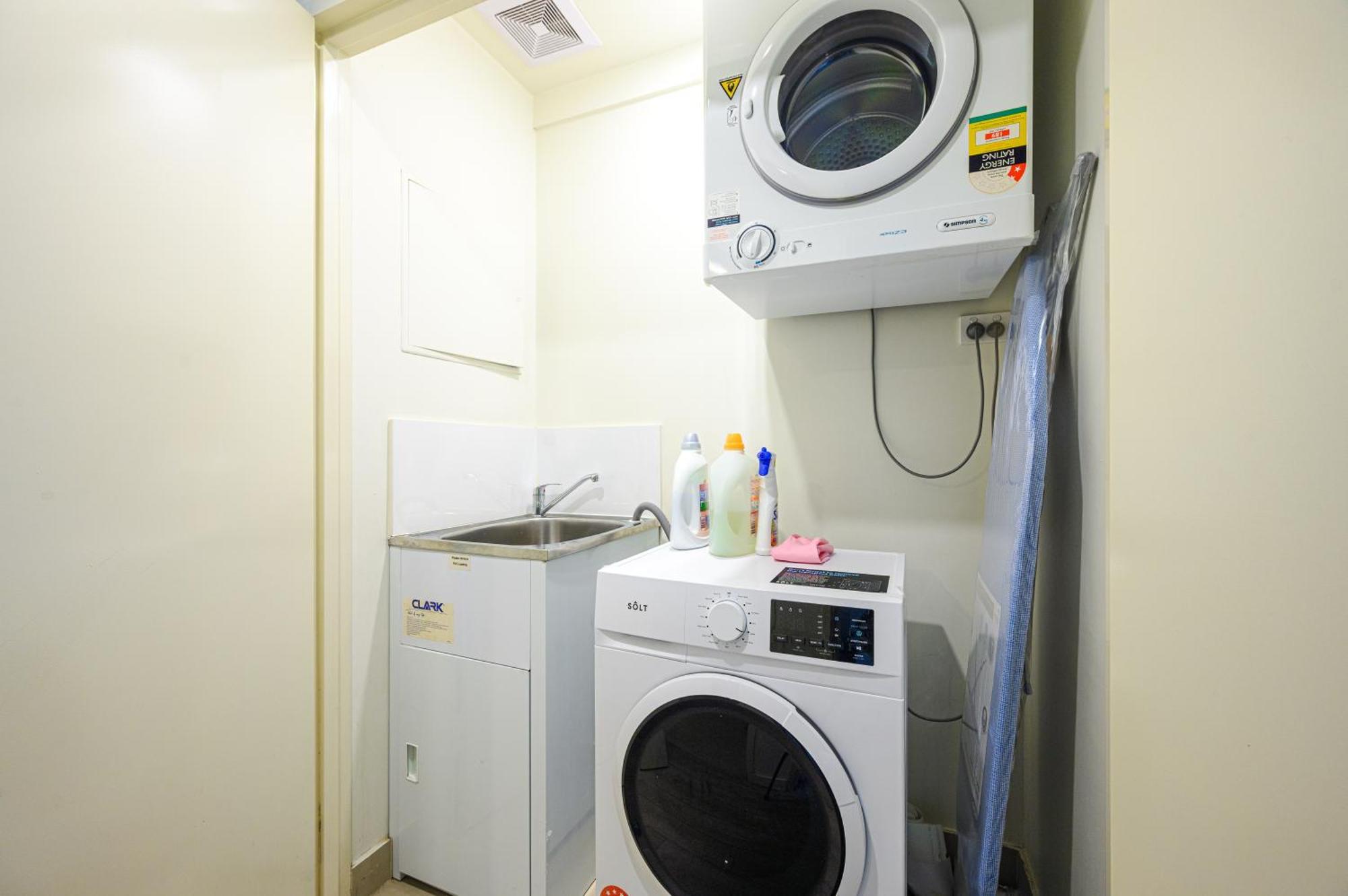 Liverpool Adorable 2Br Apt With Free Parking Warwick Farm Exterior photo