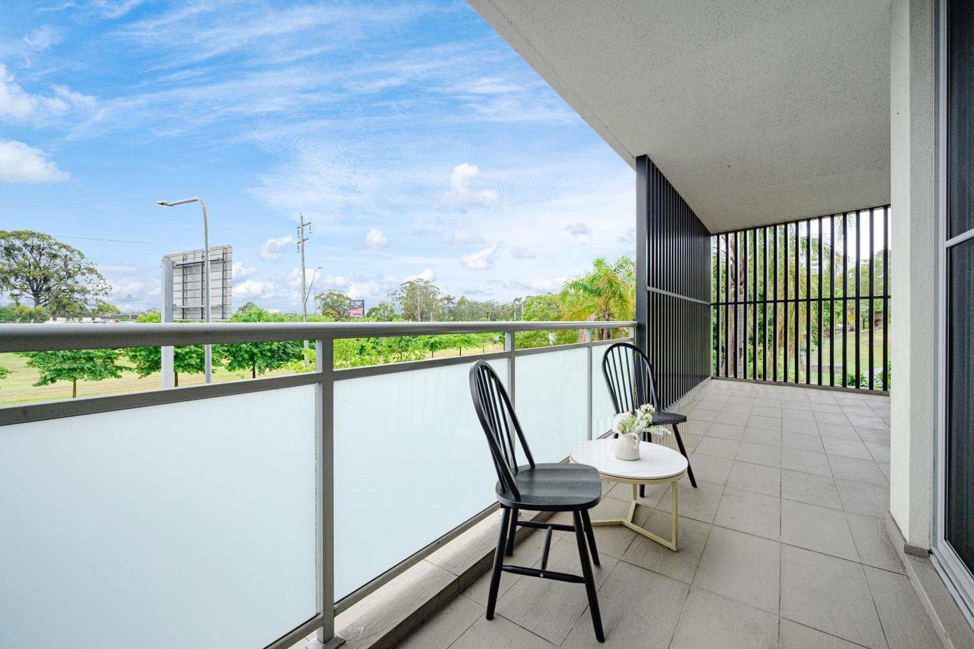 Liverpool Adorable 2Br Apt With Free Parking Warwick Farm Exterior photo